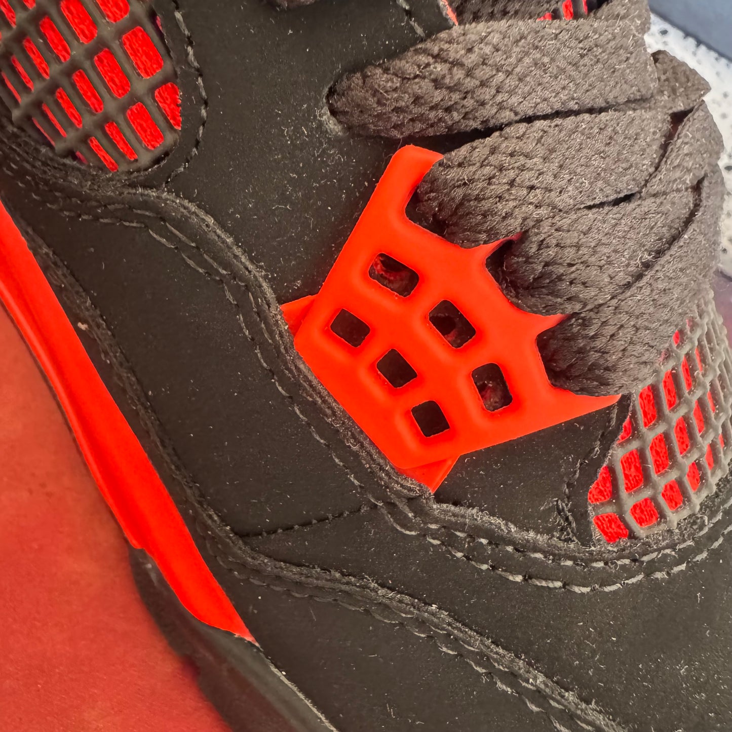 Jordan 4 Retro "Red Thunder"